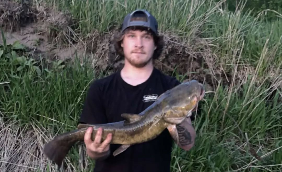 In Loving Memory of Zane Kracht  The community of Sigourney, Iowa is mourning the heartbreaking loss of Zane Kracht, a student at Sigourney Junior–Senior High School, whose passing has left classmates, teachers, and residents deeply saddened. The tragic news has sent waves of grief throughout the small community, where the loss of a young life is felt deeply by everyone who knew him or shared in the close-knit environment of the school.  School officials confirmed Zane’s passing and described him as a valued and appreciated member of the school community. In their message, administrators expressed profound sympathy for his family while also recognizing the emotional impact his death has had on students and staff. For many within the school, Zane was more than just a classmate—he was a friend, a familiar face in the halls, and someone whose presence helped shape the everyday life of the school.  Students and teachers remember Zane as someone who brought kindness and positivity wherever he went. His friendly personality made it easy for him to connect with others, and many of his classmates recall how he could brighten someone’s day with a smile or a simple act of thoughtfulness. Whether sitting in class, talking with friends between periods, or participating in school activities, Zane carried an energy that made those around him feel comfortable and welcome.  In a close-knit community like Sigourney, schools often serve as the heart of daily life, bringing together families, students, and educators who share strong bonds. Because of this, the loss of one student is felt throughout the entire community. For many students at Sigourney Junior–Senior High School, the news of Zane’s death has been incredibly difficult to process. The sudden absence of a peer can create a deep sense of shock and sadness, particularly for young people who are still learning how to navigate grief and loss.  Teachers and school staff have spoken about Zane with warmth and compassion, remembering him as a respectful and thoughtful student who contributed positively to the classroom environment. Educators often witness the growth and development of their students over time, and losing one of them can be especially heartbreaking. Many of those who taught Zane are now reflecting on the moments they shared with him and the impression he left on their classrooms.  In response to the tragedy, school administrators have acknowledged the emotional toll the loss has taken on the school community and have emphasized the importance of supporting students during this difficult time. Counselors and support services are often made available in moments like these to help students process their grief and to remind them that they are not alone as they cope with the loss of a friend and classmate.  Across Sigourney, residents have also begun expressing their condolences and support for Zane’s family. In small communities, neighbors often share deep connections, and tragedies like this bring people together in compassion and solidarity. Messages of sympathy, prayers, and shared memories have begun circulating among friends, families, and community members who wish to honor Zane’s life and offer comfort to those grieving.  For Zane’s family, the loss is immeasurable. The passing of a young loved one brings a grief that words can scarcely capture. Yet even in the midst of such sorrow, the love surrounding him—from classmates, teachers, and community members—serves as a powerful reminder of how much he meant to those around him.  As the Sigourney community continues to mourn, many are choosing to remember Zane not for the tragedy of his passing, but for the kindness and positivity he brought into the lives of others. The memories shared by his classmates, the smiles exchanged in school hallways, and the moments of friendship he created will remain lasting reminders of the impact he had.  In the days ahead, friends, family members, and members of the school community may gather to honor his life, share stories, and celebrate the moments that made Zane who he was. These acts of remembrance help ensure that his spirit continues to live on in the hearts of those who knew him.  Though his time here was far too short, Zane Kracht’s memory will remain a lasting part of the Sigourney community. His kindness, his friendship, and the light he brought into the lives of others will not be forgotten.  May his family find comfort in the love that surrounds them, and may Zane be remembered always by classmates, teachers, and the entire community whose lives he touched. 🕊️